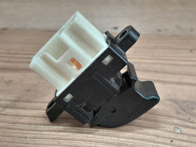 bontott MAZDA 6 Bal hátsó Ablakemelő Kapcsoló