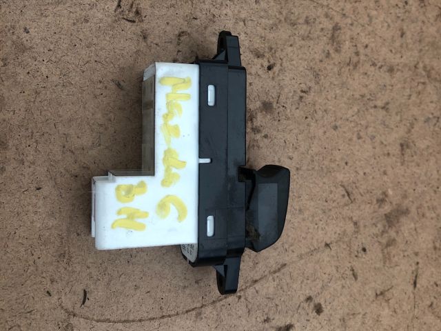 bontott MAZDA 6 Bal hátsó Ablakemelő Kapcsoló