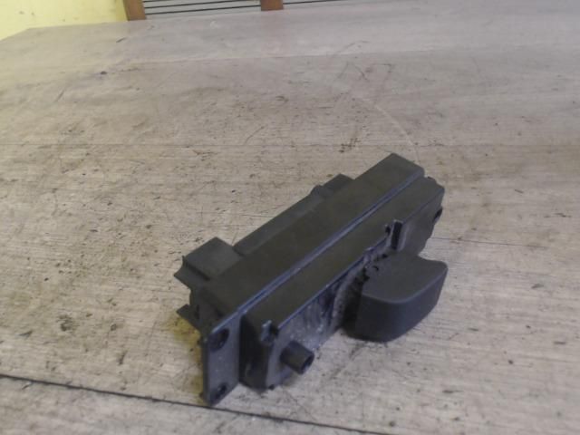 bontott MAZDA 6 Bal hátsó Ablakemelő Kapcsoló