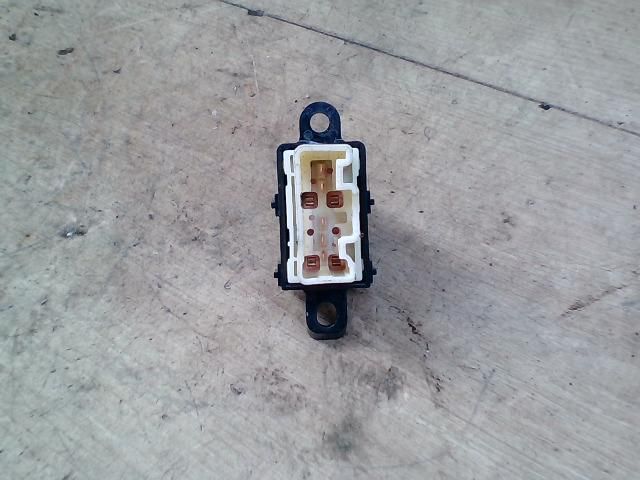 bontott MAZDA 6 Bal hátsó Ablakemelő Kapcsoló