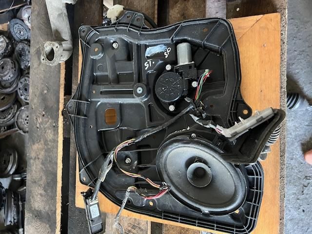 bontott MAZDA 6 Bal hátsó Ablakemelő Szerkezet (Elektromos)