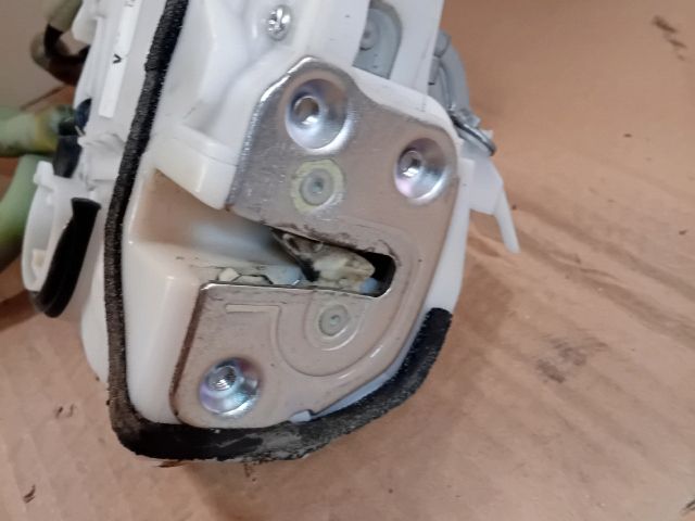 bontott MAZDA 6 Bal hátsó Ajtózár