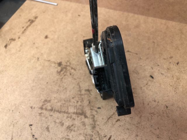 bontott MAZDA 6 Bal hátsó Ajtózár