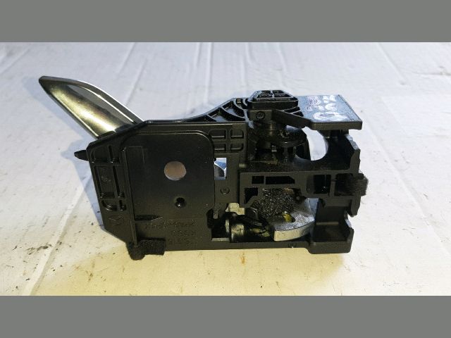 bontott MAZDA 6 Bal hátsó Belső Kilincs