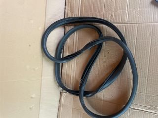 bontott MAZDA 6 Bal hátsó Gumikéder