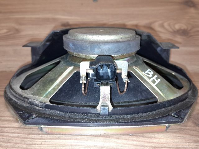 bontott MAZDA 6 Bal hátsó Hangszóró