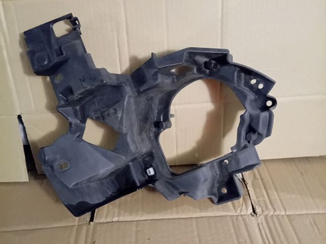 bontott MAZDA 6 Bal Ködfényszóró Tartó