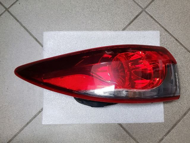 bontott MAZDA 6 Bal Külső Hátsó Lámpa