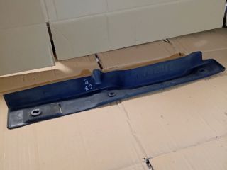 bontott MAZDA 6 Bal Sárvédő Csavar Burkolat