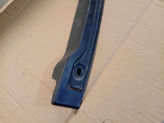 bontott MAZDA 6 Bal Sárvédő Csavar Burkolat