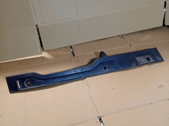 bontott MAZDA 6 Bal Sárvédő Csavar Burkolat