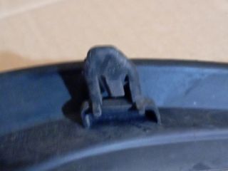 bontott MAZDA 6 Bal Szélvédő Alatti Vízelvezető Műanyag