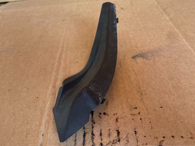 bontott MAZDA 6 Bal Szélvédő Alatti Vízelvezető Műanyag