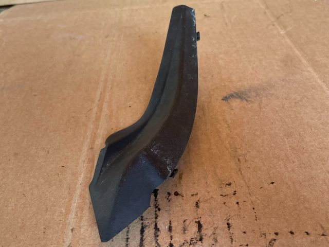 bontott MAZDA 6 Bal Szélvédő Alatti Vízelvezető Műanyag