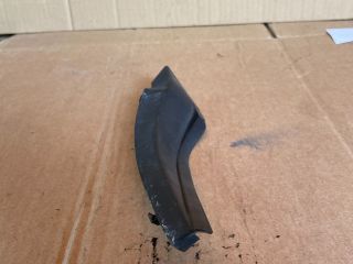 bontott MAZDA 6 Bal Szélvédő Alatti Vízelvezető Műanyag