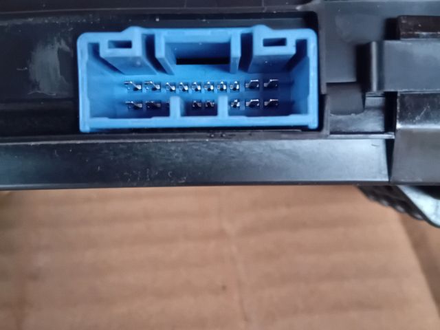 bontott MAZDA 6 Biztosítéktábla Csomagtér