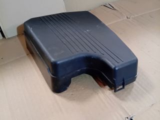 bontott MAZDA 6 Biztosítéktábla Fedél