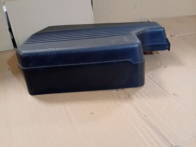 bontott MAZDA 6 Biztosítéktábla Fedél