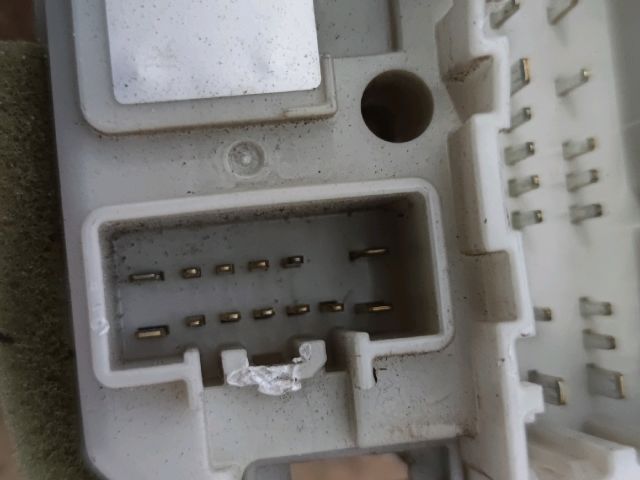 bontott MAZDA 6 Biztosítéktábla Utastér