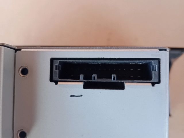 bontott MAZDA 6 CD / DVD Tár