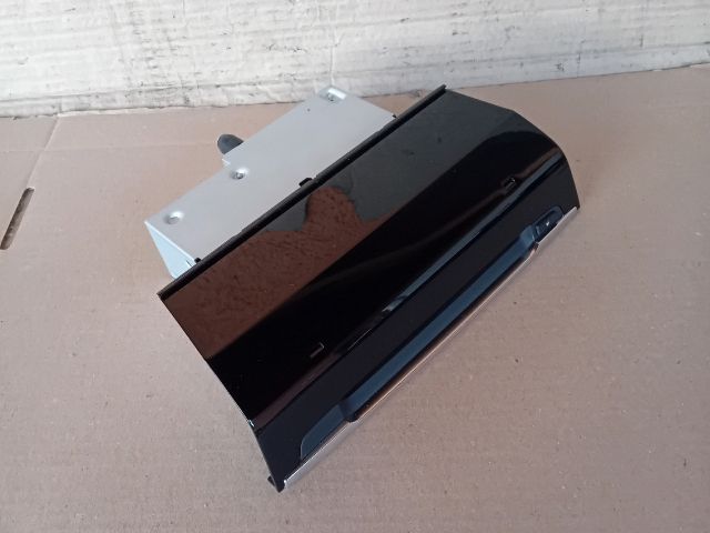 bontott MAZDA 6 CD / DVD Tár