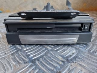 bontott MAZDA 6 CD / DVD Tár