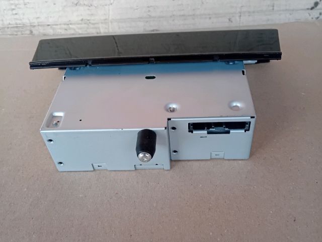 bontott MAZDA 6 CD / DVD Tár