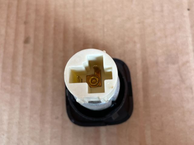 bontott MAZDA 6 Csomagtér Szivargyújtó Aljzat