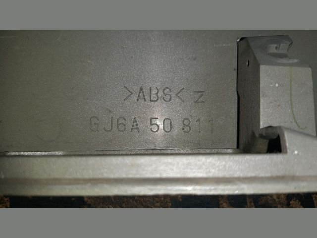 bontott MAZDA 6 Csomagtérajtó Díszléc