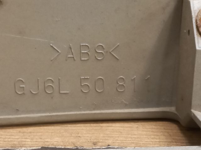 bontott MAZDA 6 Csomagtérajtó Díszléc