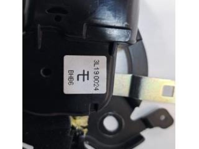 bontott MAZDA 6 Csomagtérajtó Ütköző