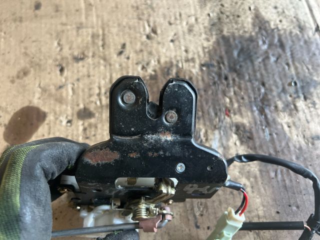 bontott MAZDA 6 Csomagtérajtó Zárszerkezet