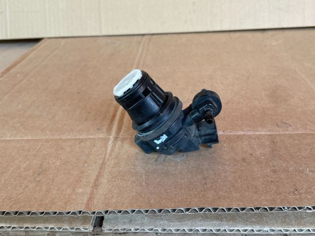 bontott MAZDA 6 Első Ablakmosó Szivattyú