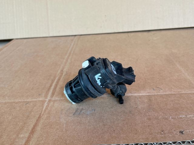 bontott MAZDA 6 Első Ablakmosó Szivattyú