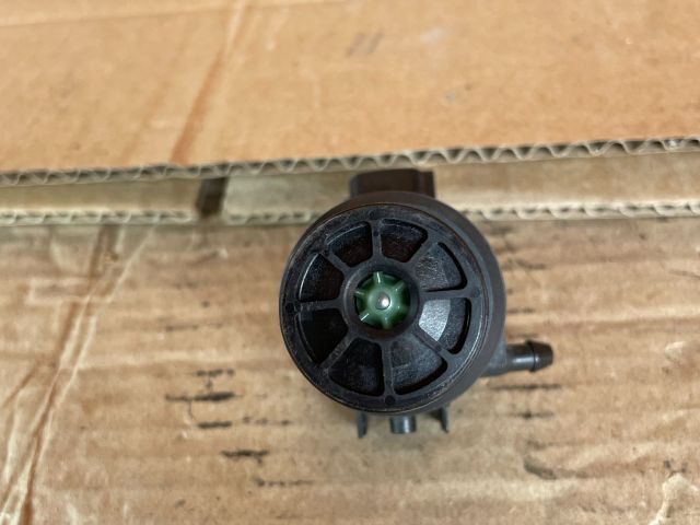 bontott MAZDA 6 Első Ablakmosó Szivattyú