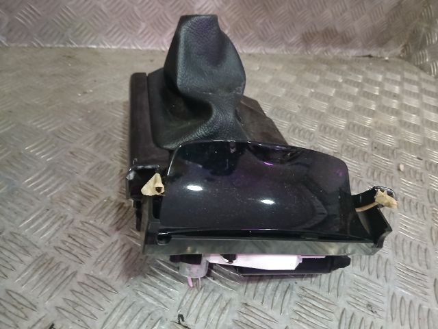 bontott MAZDA 6 Első Hamutartó