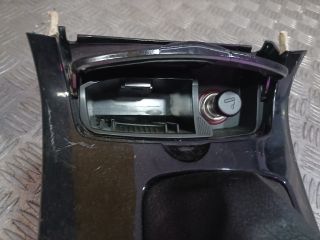 bontott MAZDA 6 Első Hamutartó