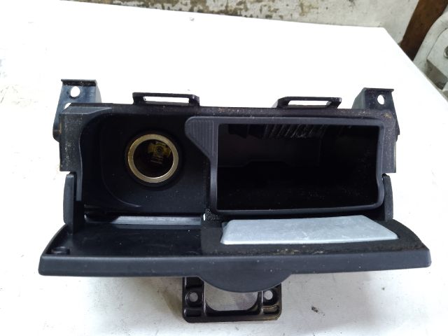 bontott MAZDA 6 Első Hamutartó