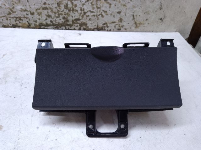 bontott MAZDA 6 Első Hamutartó