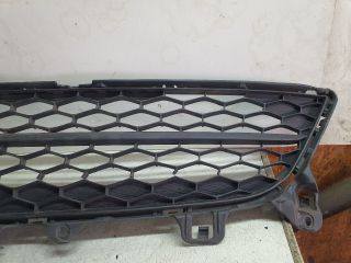 bontott MAZDA 6 Első Lökhárító Alsó Középső Díszrács