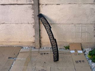 bontott MAZDA 6 Első Lökhárító Alsó Középső Díszrács