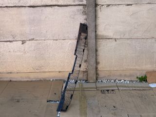 bontott MAZDA 6 Első Lökhárító Alsó Középső Díszrács