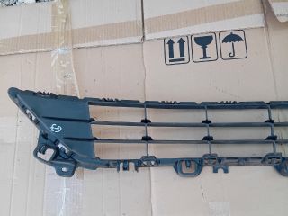 bontott MAZDA 6 Első Lökhárító Alsó Középső Díszrács