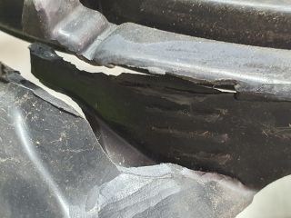 bontott MAZDA 6 Első Lökhárító Alsó Középső Díszrács