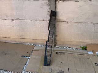 bontott MAZDA 6 Első Lökhárító Alsó Középső Díszrács