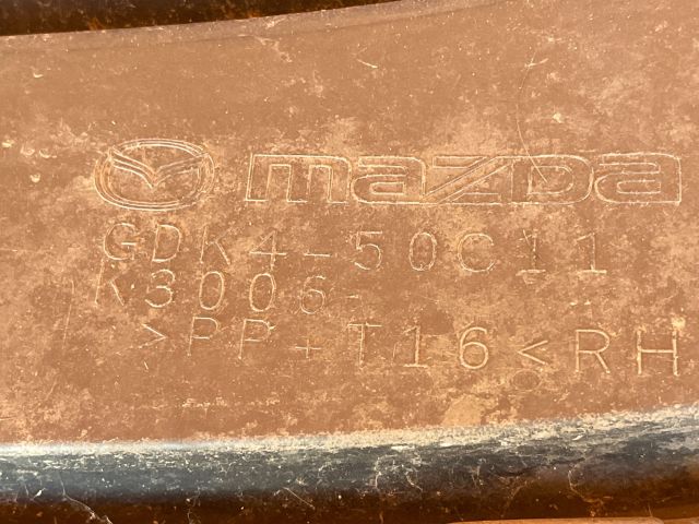 bontott MAZDA 6 Első Lökhárító Jobb Díszrács