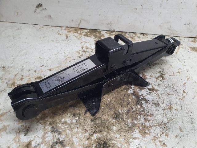 bontott MAZDA 6 Emelő