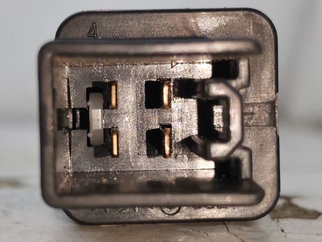 bontott MAZDA 6 Fék Pedál Kapcsoló