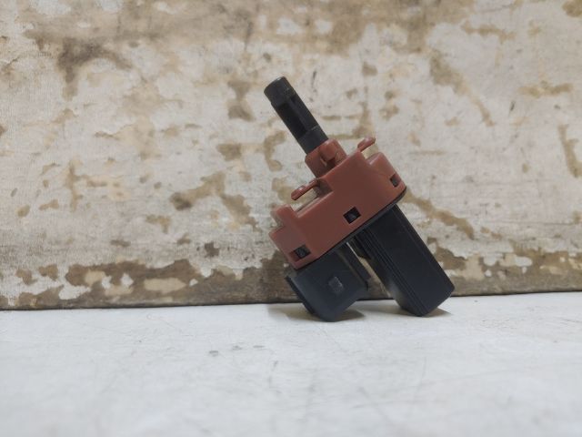 bontott MAZDA 6 Fék Pedál Kapcsoló