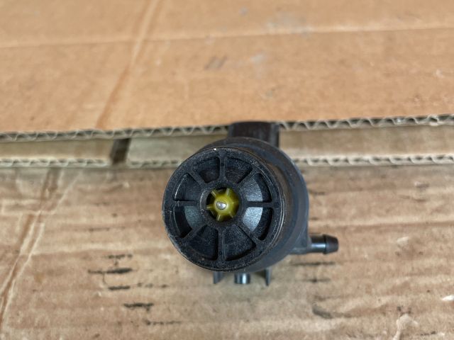 bontott MAZDA 6 Fényszórómosó Szivattyú